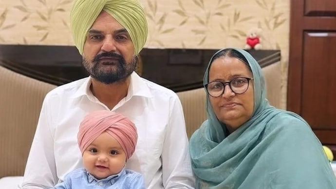 Sidhu Moose Wala's parents reveal baby's face